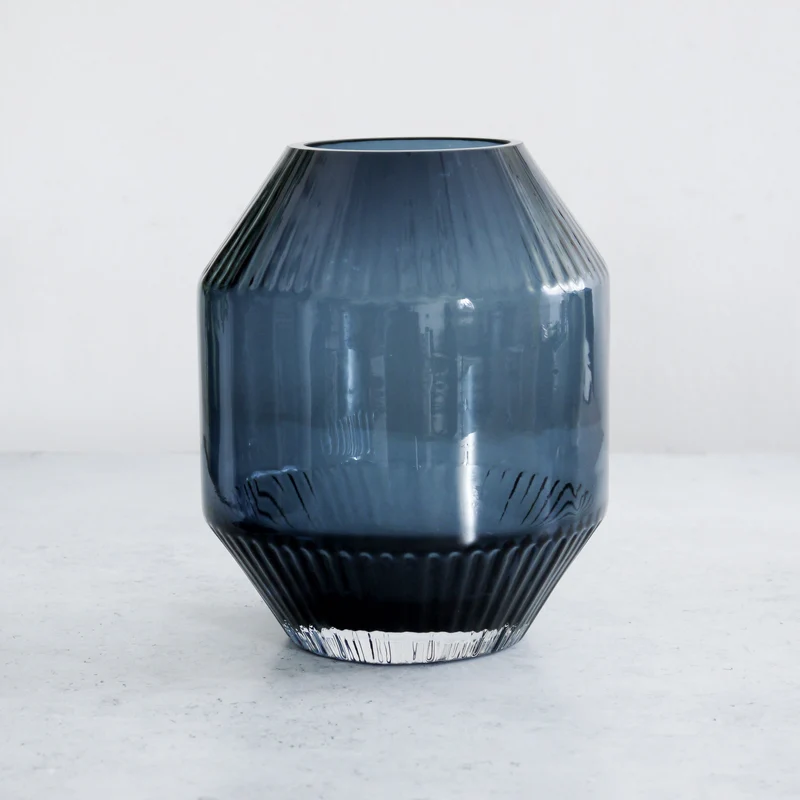 Kleine blaue Glasvase