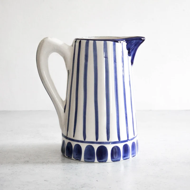 Traditioneller Krug in blau 2L