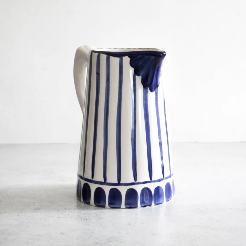 Traditioneller Krug in blau 2L