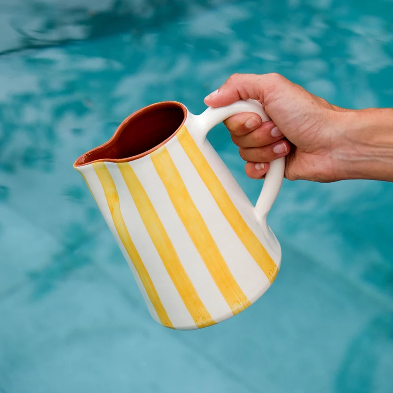 Bold Stripe großer Krug in gelb 800ml
